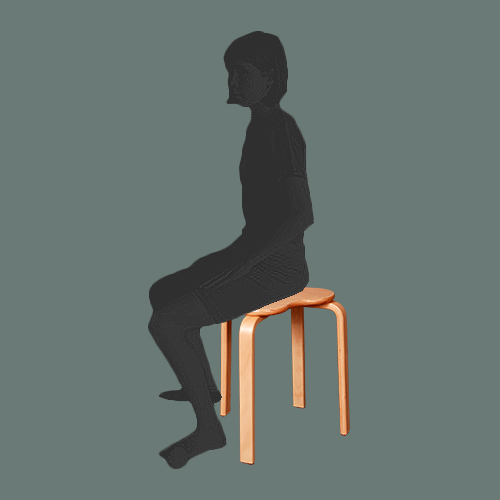 Sid ergonomisk korret på Svanemærket Ergoret Taburet med et ergonomisk sæde - få pædagogisk møbler hos Klarskov møbler