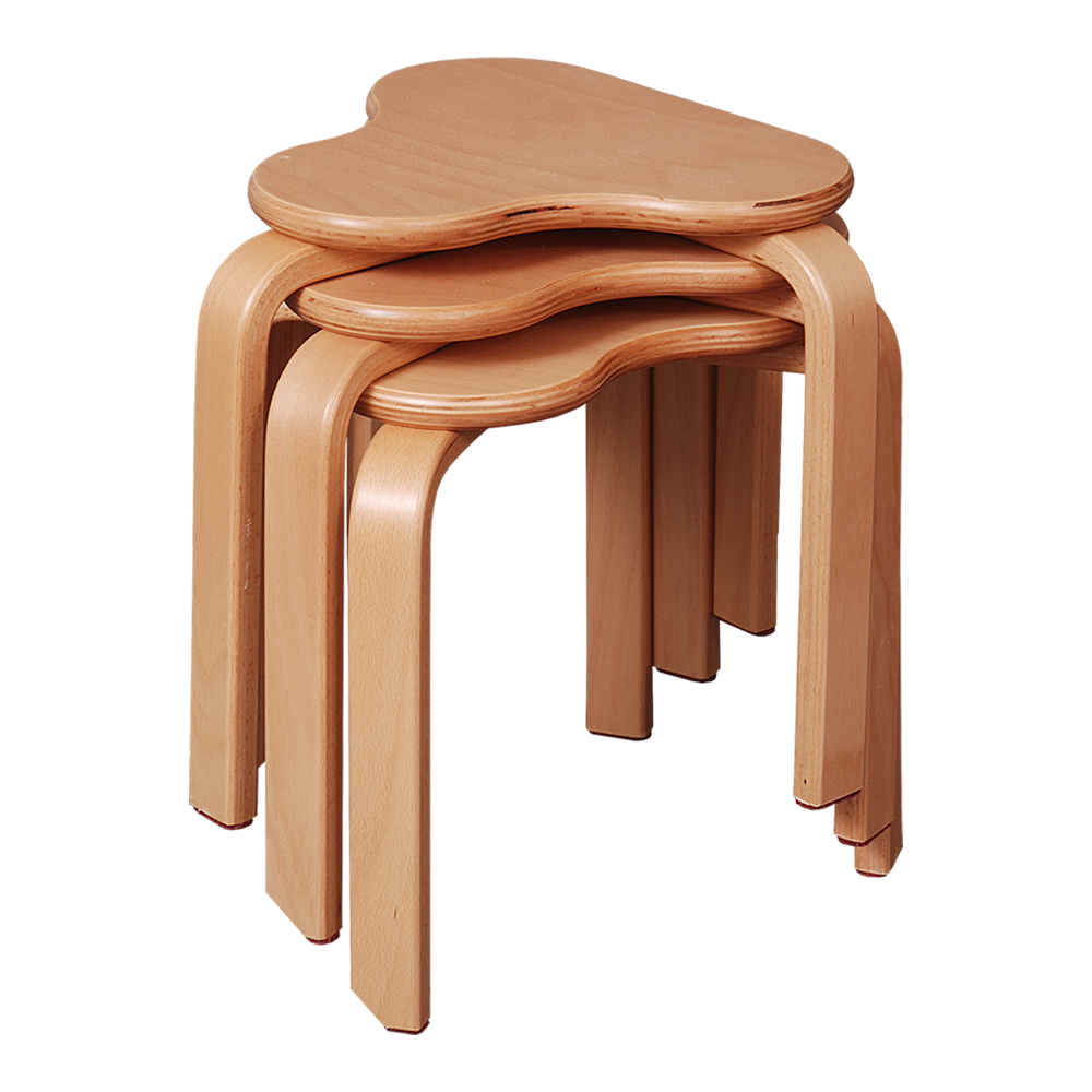 Ergoret Taburet er en ergonomisk taburet af træ der kan stables fra Klarskov møbler ApS
