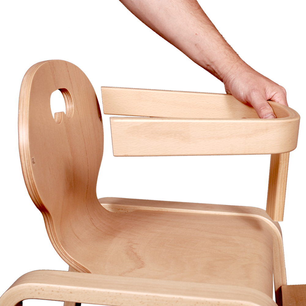 Svanemærket højstol med aftagelig bøjle så stolen kan tilpasses barnets alder og behov.