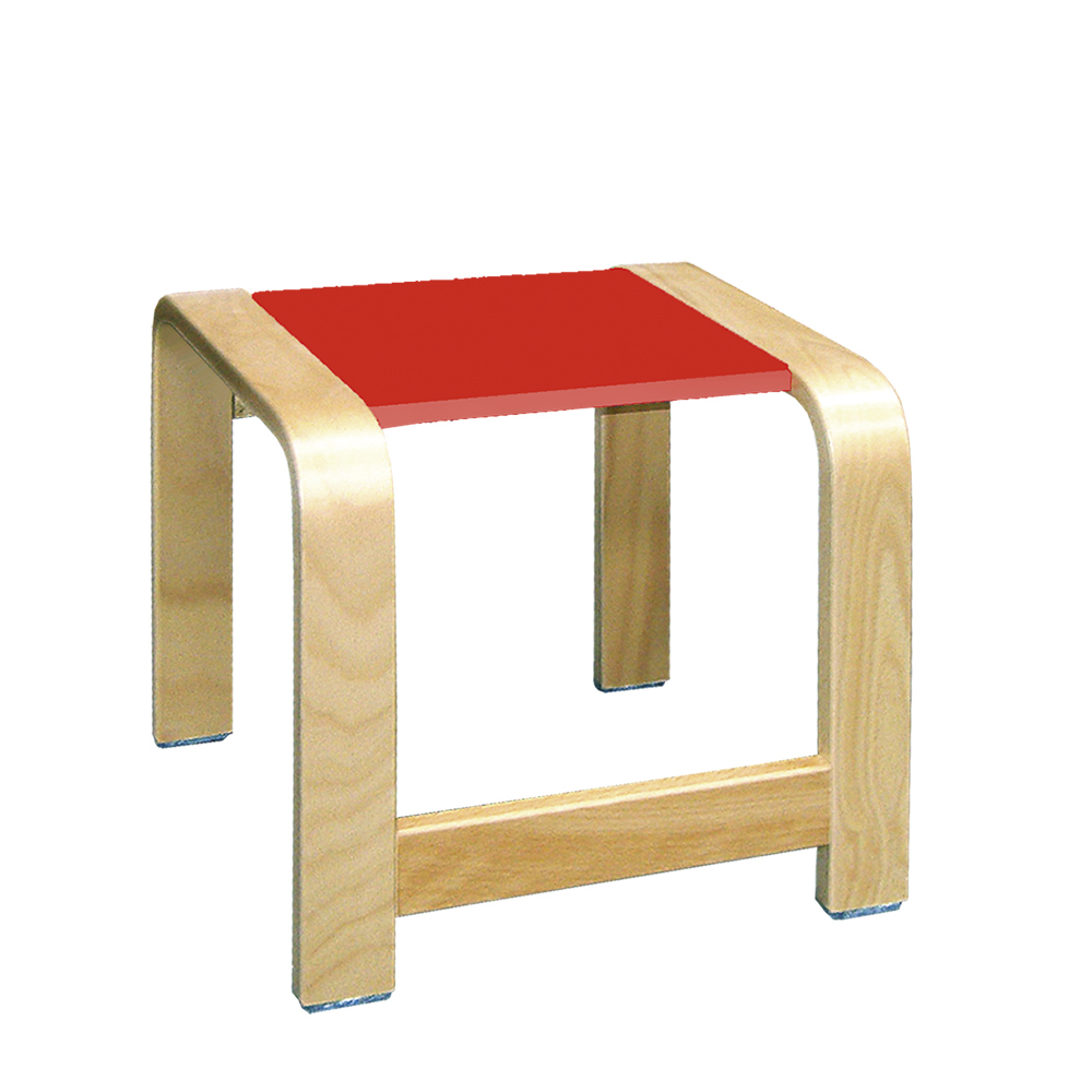 Lille Panuline Taburet af træ til små børn med forspændte bøgeben med rødt lakfarvet sæde fås hos Klarskov møbler