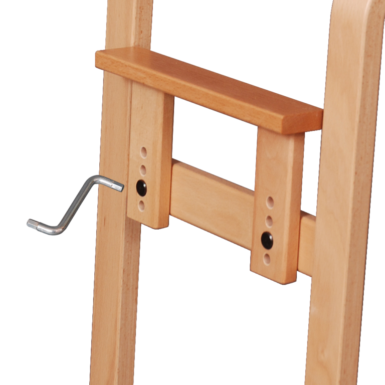 Svanemærket Panuline Stabel Højstol med flytbar fodstøtte kan let reguleres med umbraco nøgle - fås hos Klarskov møbler ApS - pædagogiske møbler